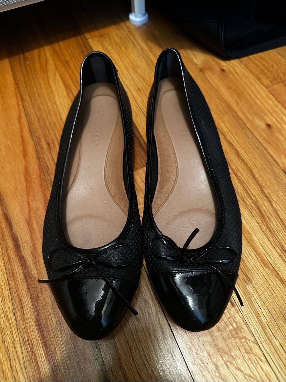 AEROSOLES Black Patent Toe Ballet Flats with Bow